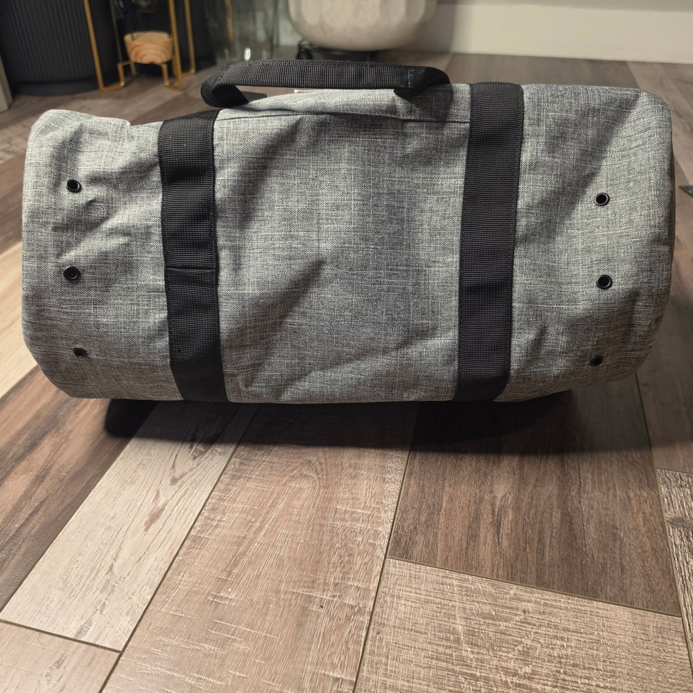 Herschel Sutton Duffel Bag Unisex Medium Grey Excellent Heathered Travel Gym